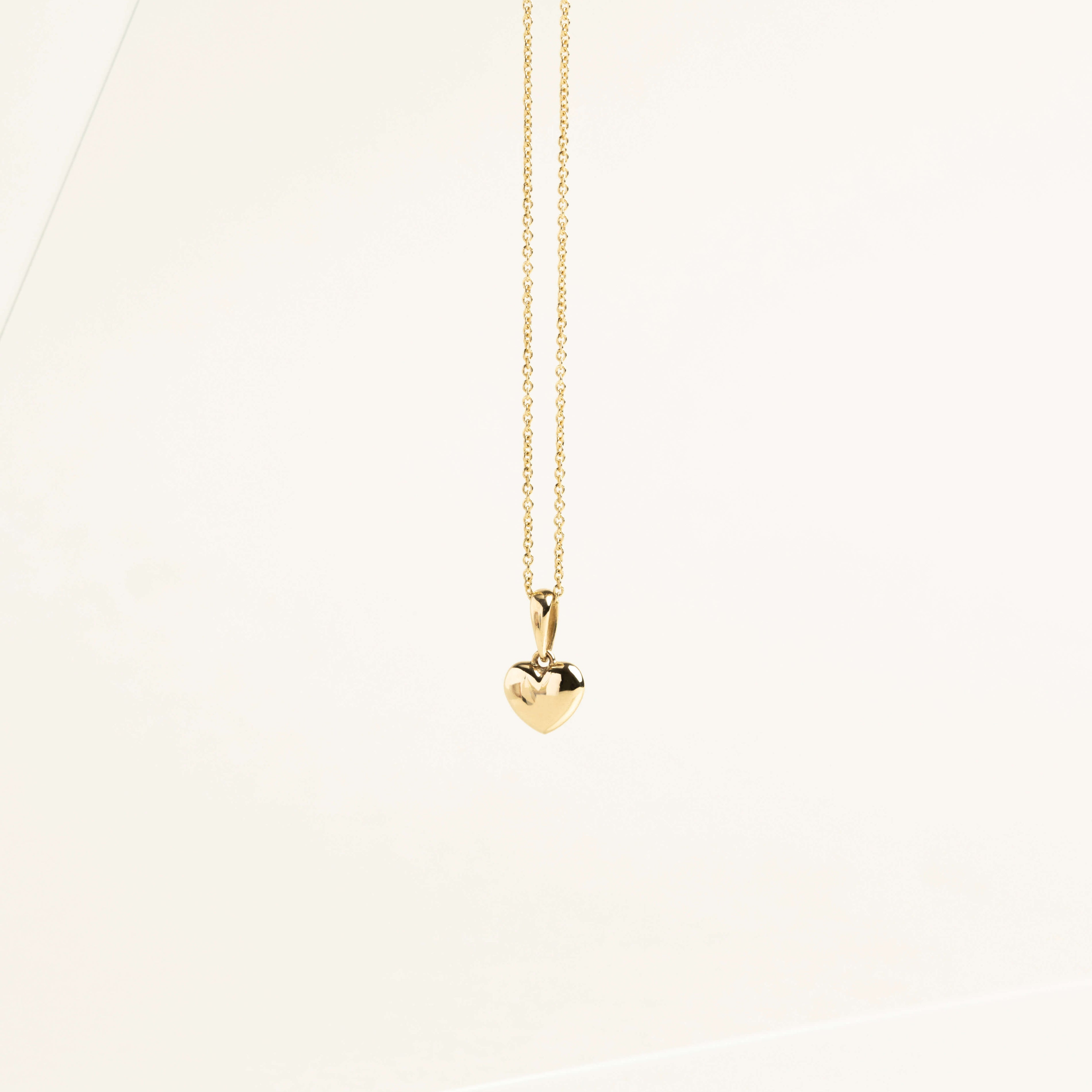 gold heart necklace