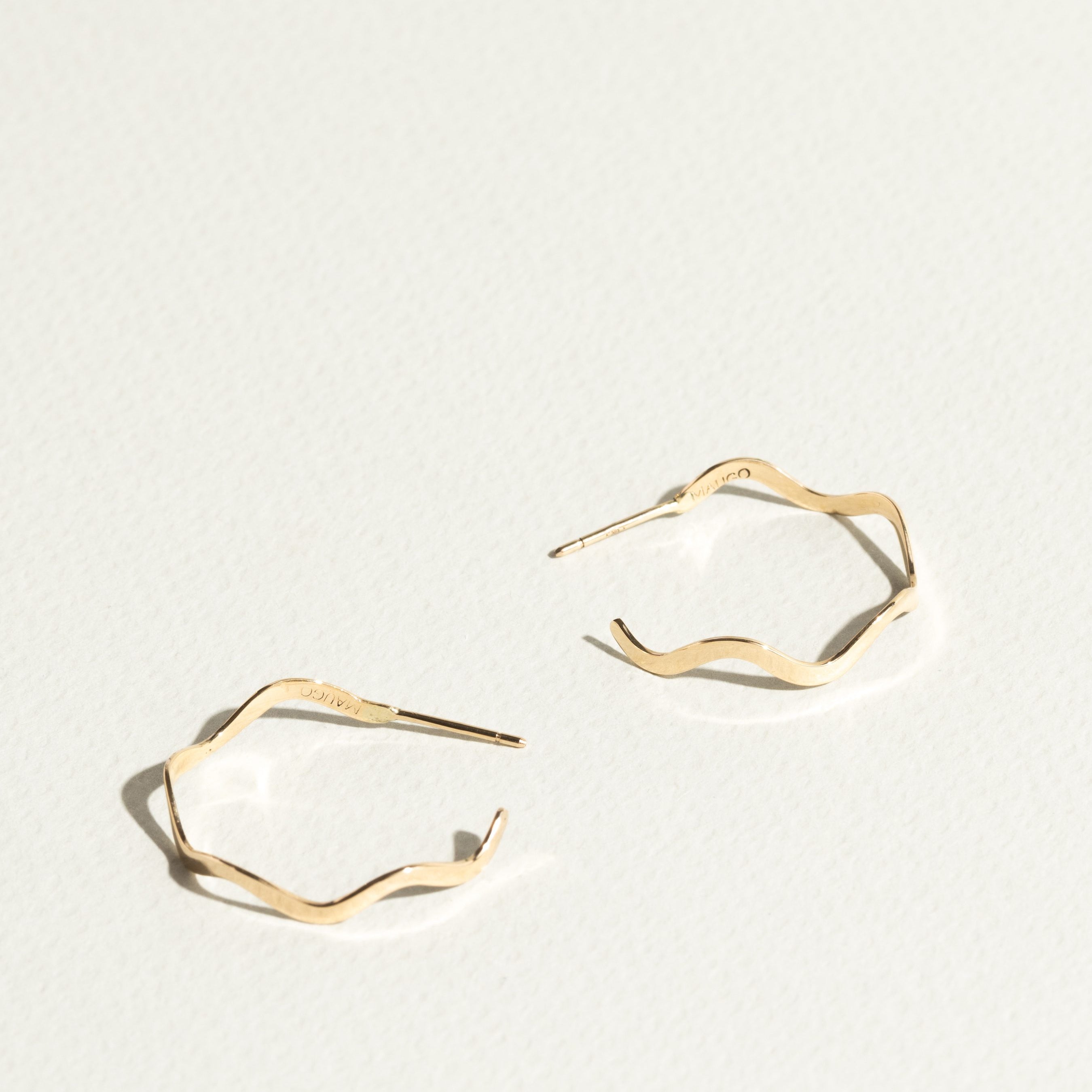 Kolczyki Wave Hoop
