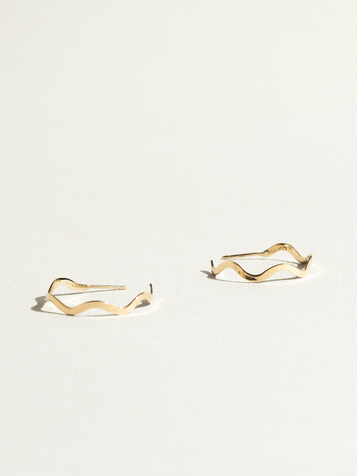 Kolczyki Wave Hoop